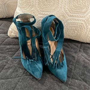 Vince Camuto size 6 suede teal high heel